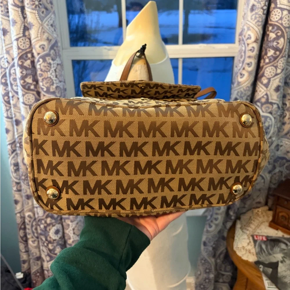 Michael Michael Kors Jet Set Travel Medium Double Pocket Tote - Picture 7 of 13